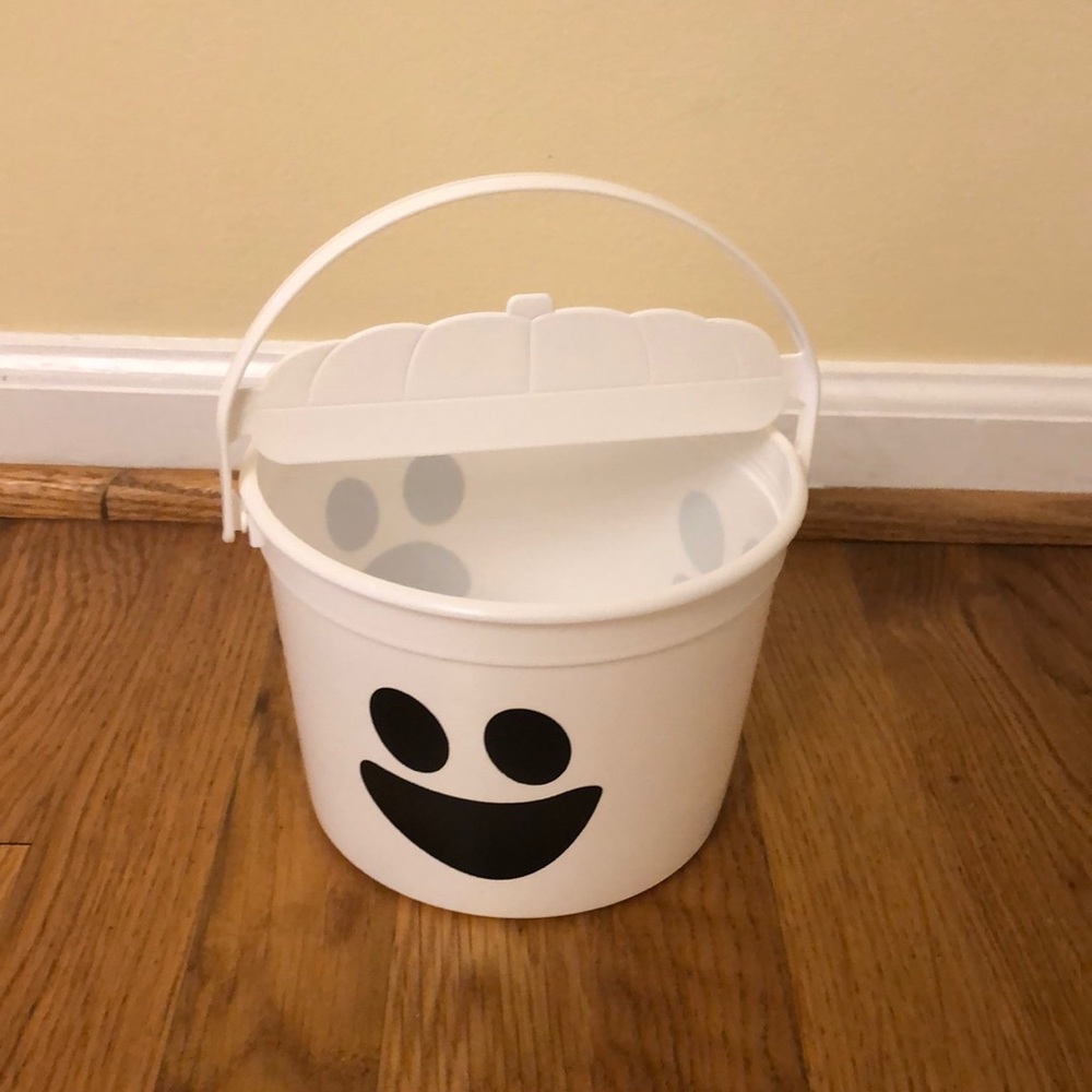 McDonald’s Ghost Halloween Bucket 👻